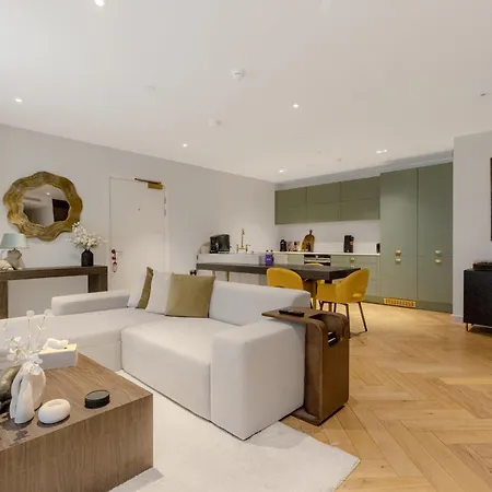 Chic 1Br Apt With Terrace & Gym, West Hampstead